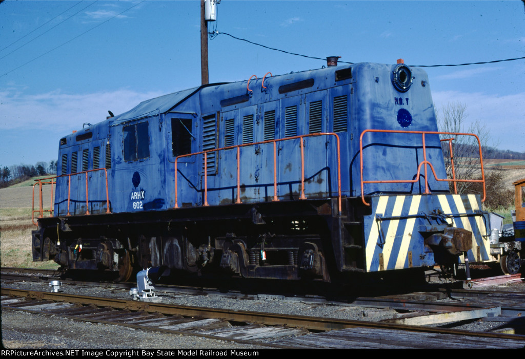 ex-Gulf Oil no. 7, soon to be Lehigh & New England no. 602